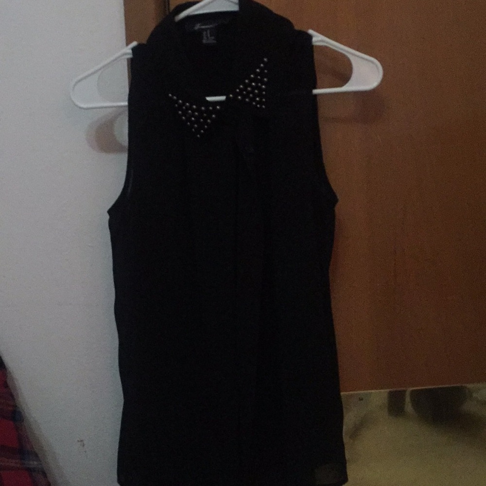 NWOT FOREVER 21 Black chiffon with studded collar